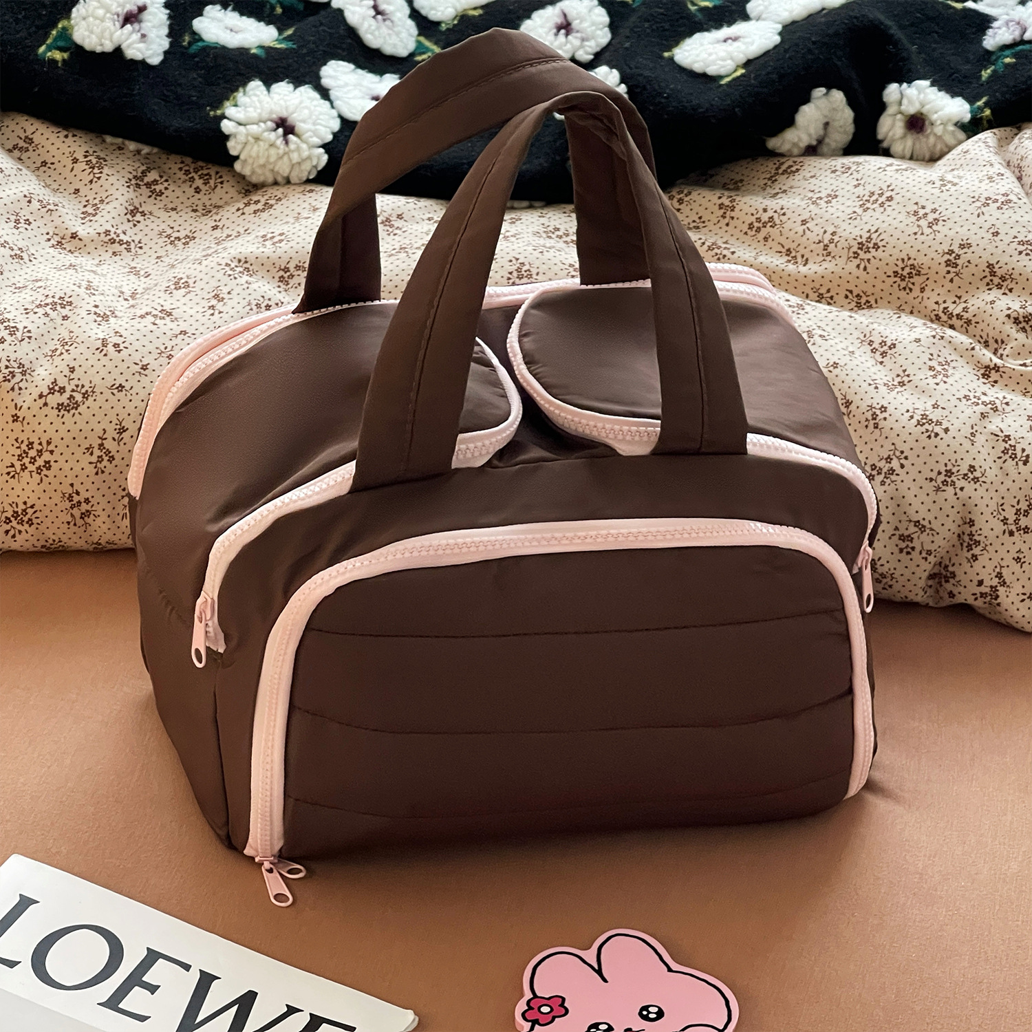 2025 nueva bolsa de cosméticos de partición de gran capacidad de apertura de doble ancho, bolsa de almacenamiento de lavado portátil de viaje esponjosa de alta calidad