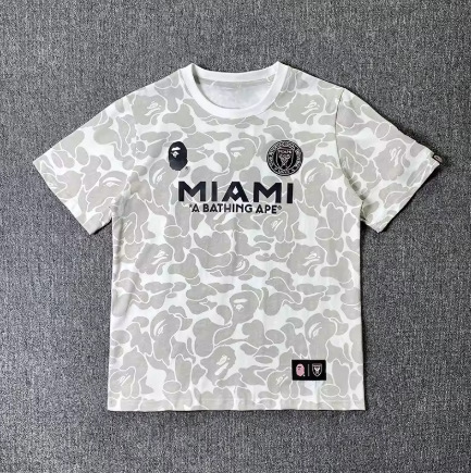 短迷彩漫画体育T-衬衫2025，带3D圆-Neck Miami International|undefined