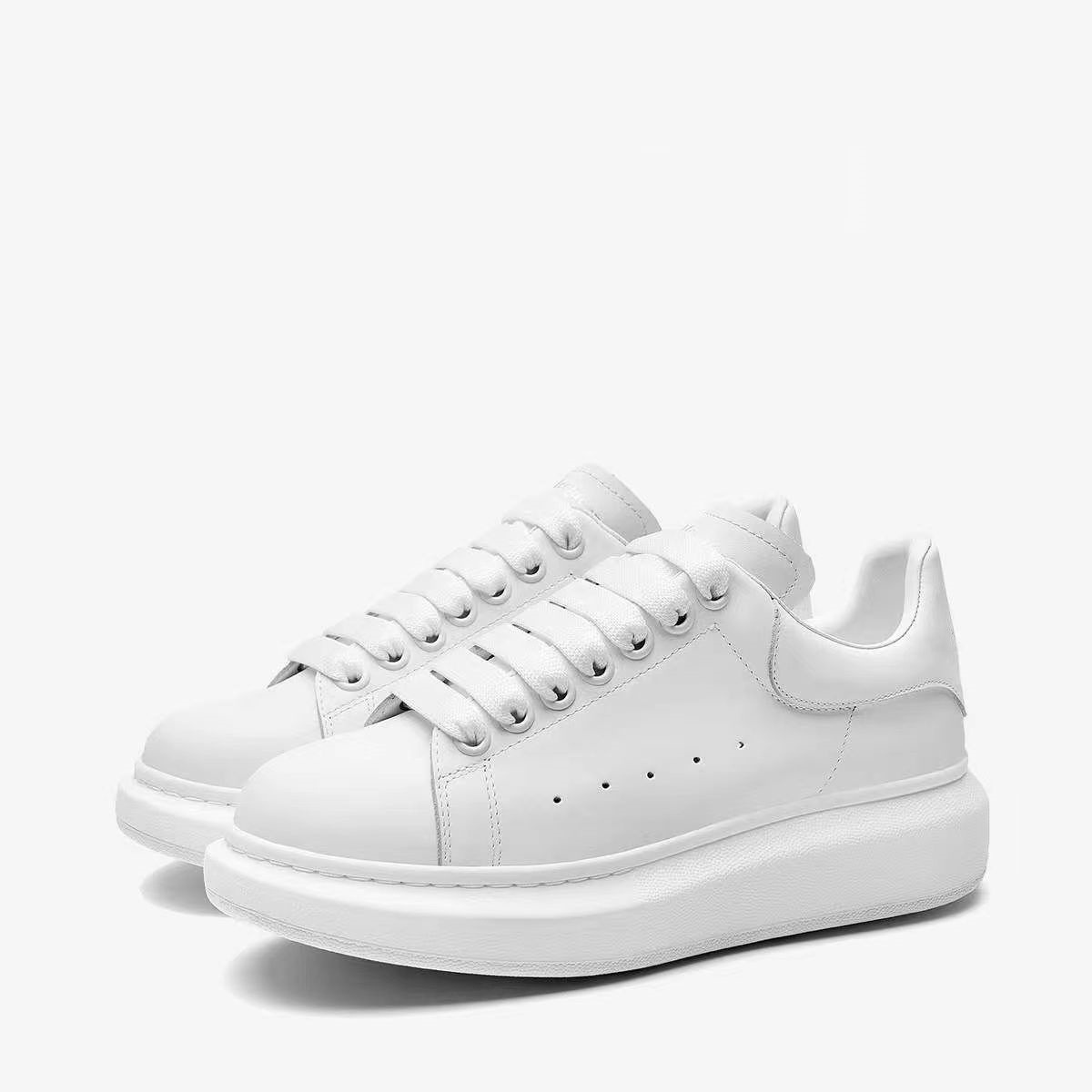 온통 하얀 피부