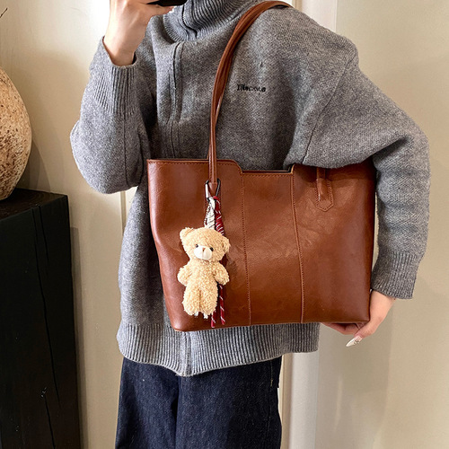 Large Capacity Bags for Women, Fall/Winter Versatile 2024 New Retro Simple Stylish Single Shoulder Shopping Bag Commuter Tote Bag