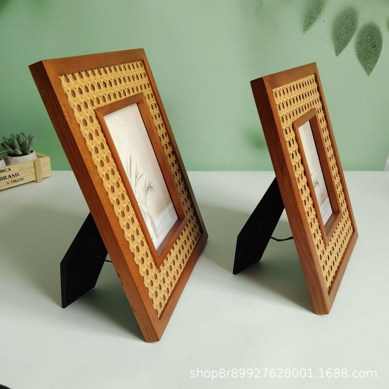 Walnut color three-dimensional solid wood frame inlaid with rattan photo frame, original soft simple photo frame table Walnut color three-dimensional solid wood frame inlaid with rattan photo frame, original soft simple photo frame table