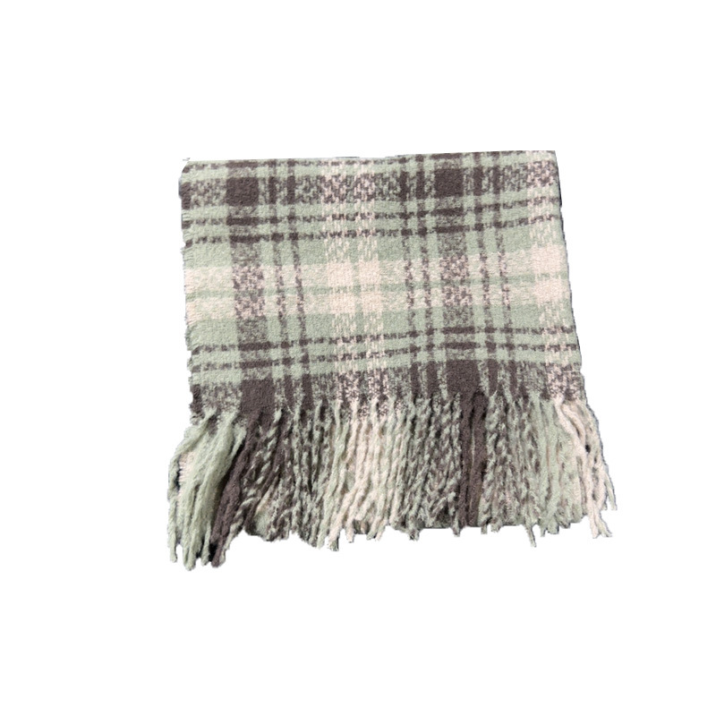 Retro-Design mit totem Blattpulver-Imitat-Kaschmirschal für Damen im Winterambiente mit warmem Lätzchen und großem Schal_voghion.com