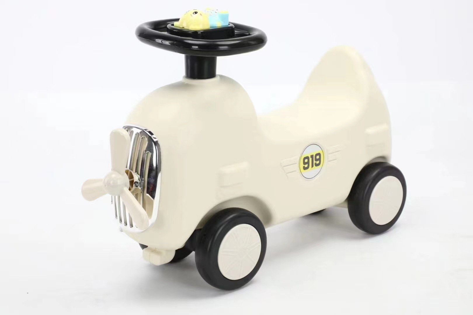 Caballo mecedora de los niños de la manera 1-2 años de edad juguete del bebé del regalo engrosada de plástico con música bebé Trojan caballo mecedora