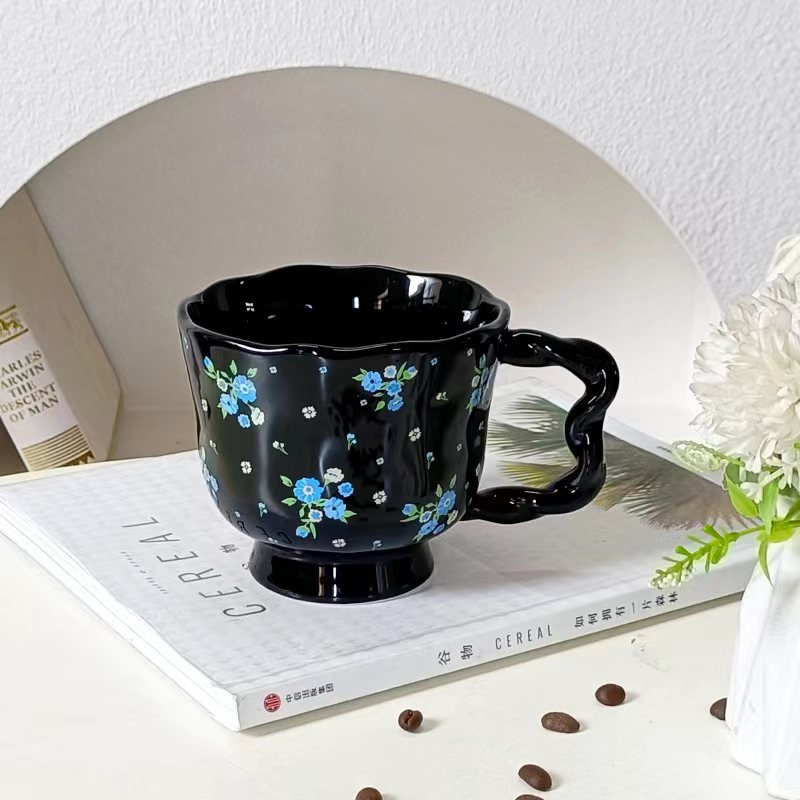 Taza de cerámica de alta capacidad de alto valor facial, taza de desayuno de nicho de alta calidad pintada a mano