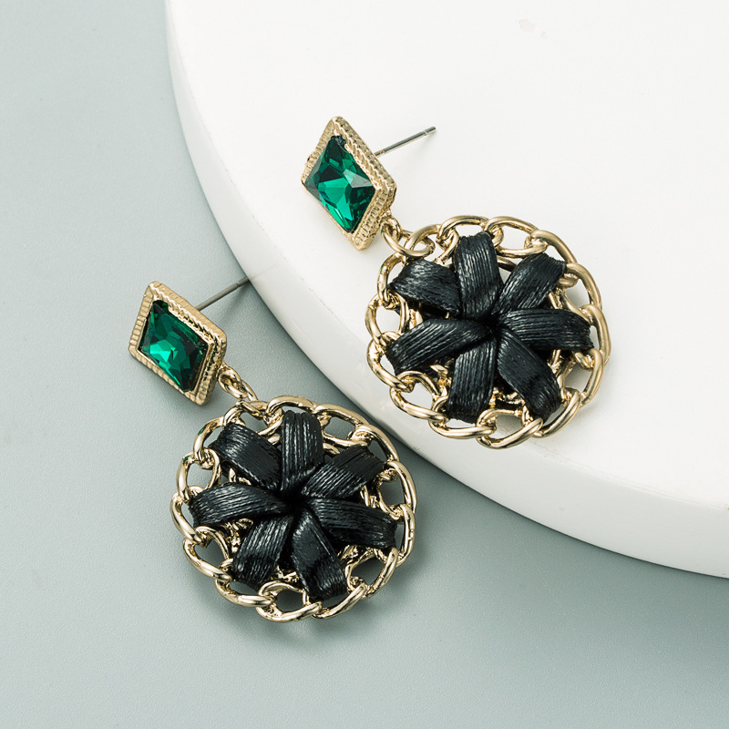 Creative Hollow Alloy Black Rope Diamond Earrings display picture 4