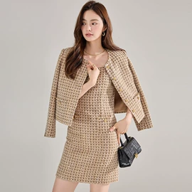 连衣裙;其他短外套;女式毛呢外套