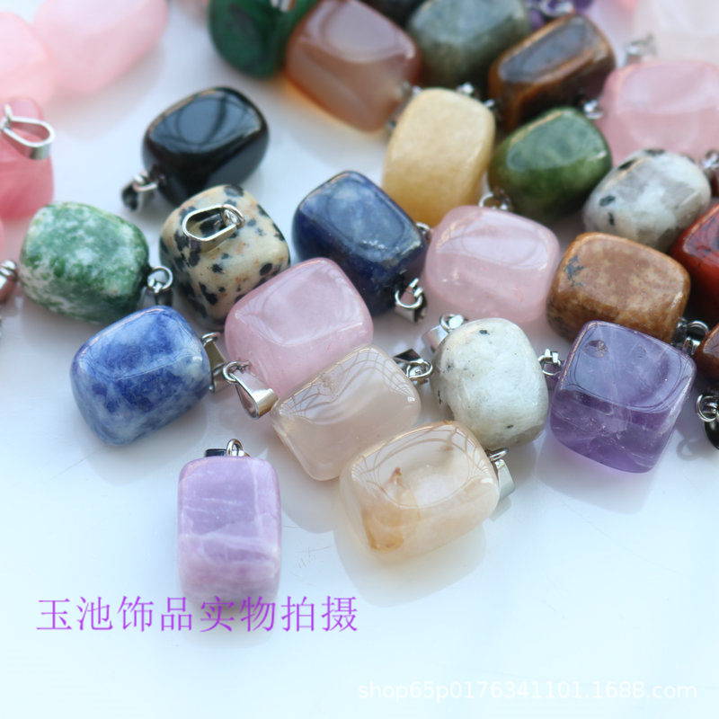 Colgante de cristal natural pequeño cuadrado rosa verde dongling ágata rojo colgante irregular pendientes collar accesorios diy