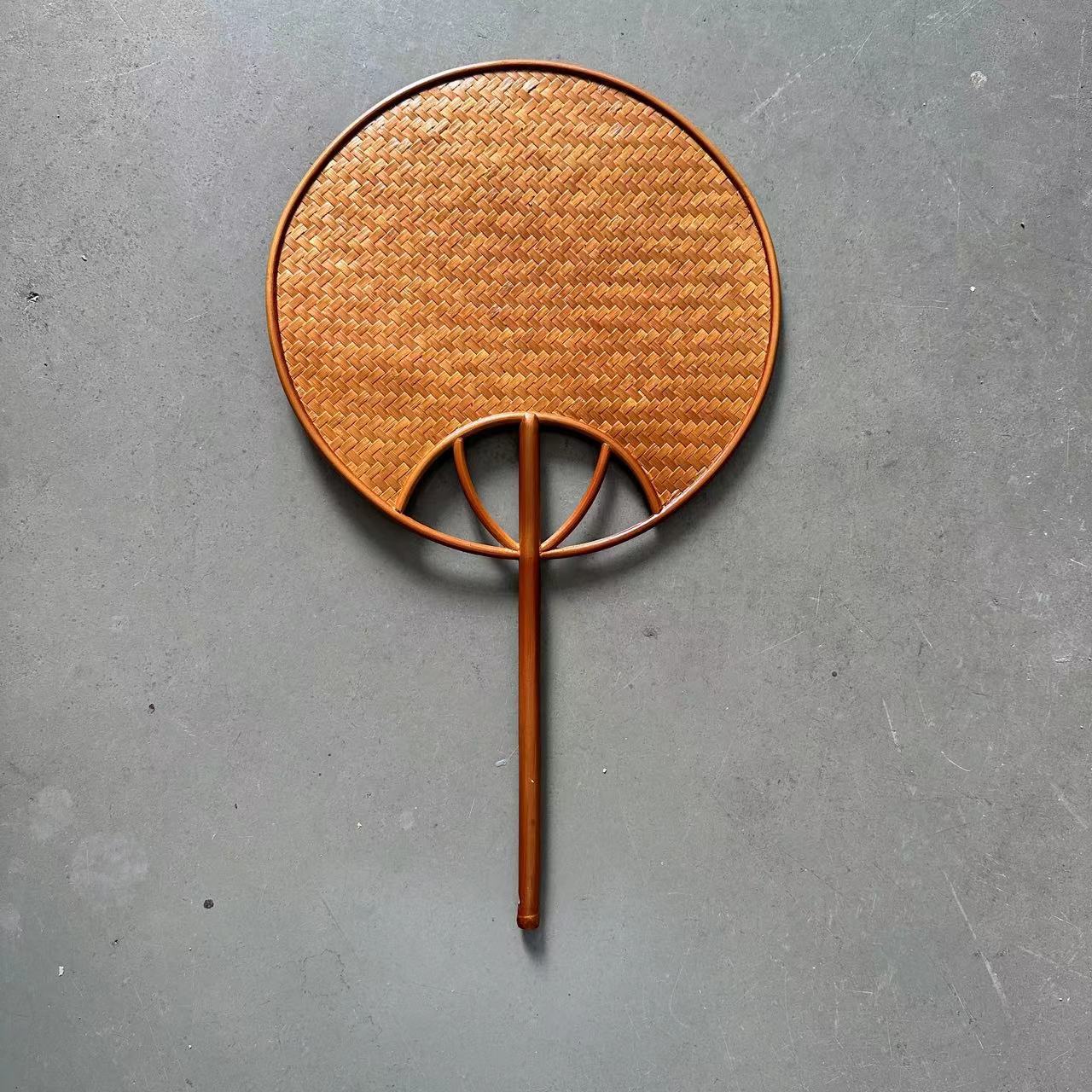 Ventilador tejido de bambú hecho a mano Ventilador tejido de bambú estilo retro chino ventilador tejido de bambú de pintura grande ventilador redondo engrosado Pu ventilador verde