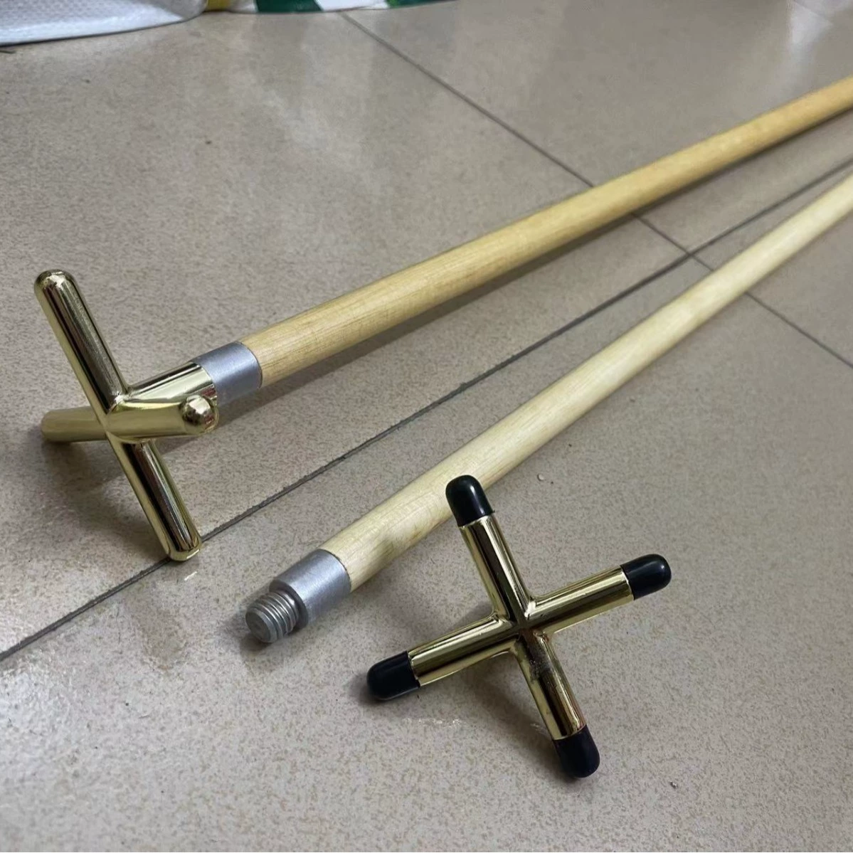 Белая деревянная короткая рамка штанга 1,45 м с алюминиевой головкой винта (держателем штанги комнаты шарика) без вилки