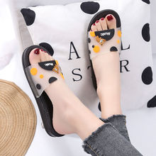 Ů��Ь�Ӽ��¿���ܛ��ͨ͸���r�аٴ�ƽ��PVC���zһ��������Ů��