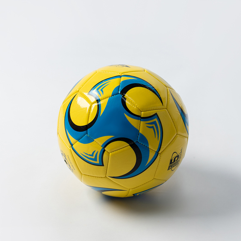 Fútbol No. 5 máquina de pvc engrosada Fútbol No. 4 No. 3 juego de entrenamiento en el campus para niños pu cuero fútbol al por mayor