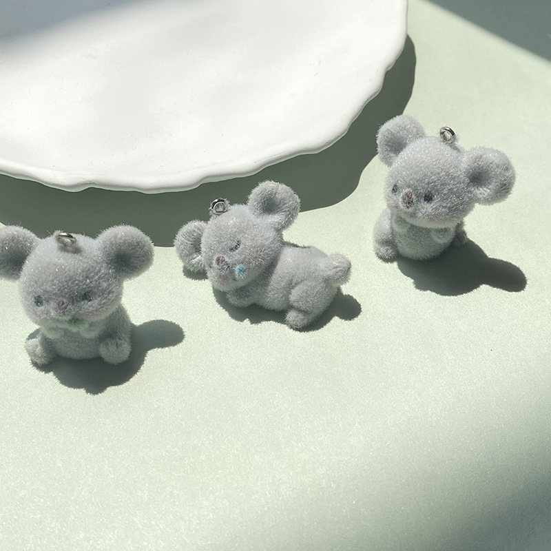 Epoxy Design 10 PCS/Package 3.1*3.4cm 3.3*3.5cm Resin Flocking Koala Pendant