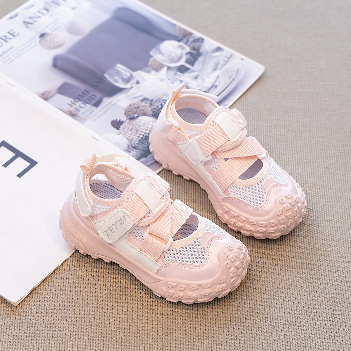 Sandalias deportivas para niñas Zapatos de malla transpirables para niños de verano 2025 nuevos zapatos casuales de malla hueca para niños image 3
