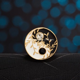 Gold Maple Leaf Brooch Men's Lapel Pin Suit Coat Boutonniere Blazer Brooch Women's Accessory Korean and Japanese Style Trendy