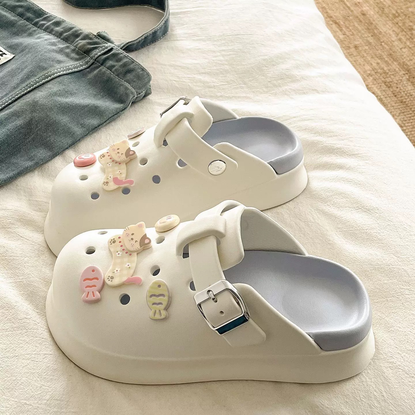 Cartoon summer Crocs-style slippers