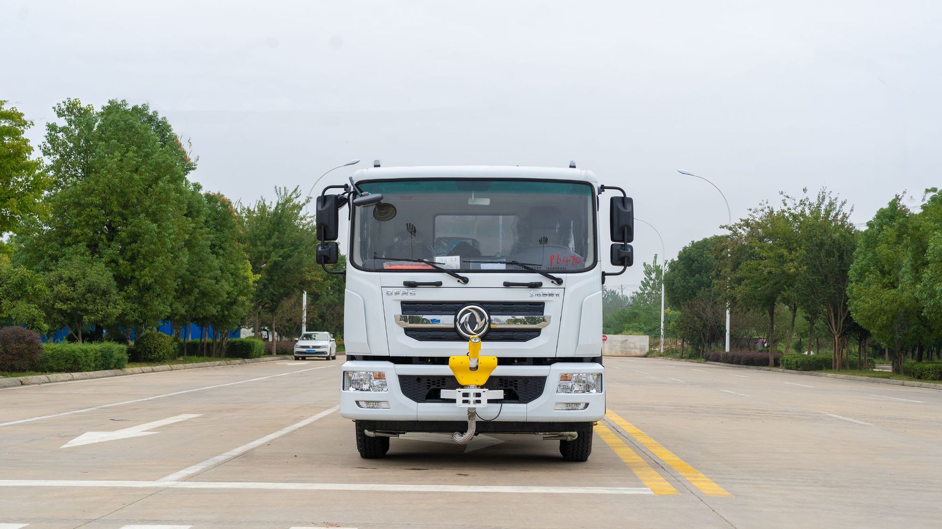 Dongfeng 15-Ton Sanitation Sprinkler Truck Direct from Manufacturer, 12-Ton Park and Scenic Area Greening Sprinkler Truck for Road Spraying and Dust Reduction