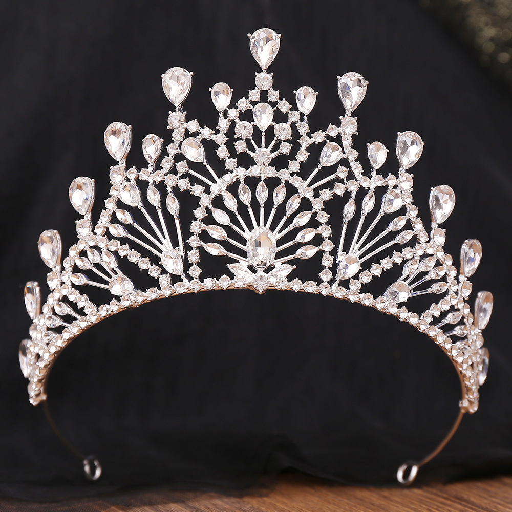 400g Weight Crown Hair Accessories Type Rhinestones Inlay Material 1 Piece Quantity Wedding, Birthday, Festival Occasion Alloy Material Crown, Knot Pattern All Seasons Season Women's Gender Plating Design Retro, Bridal, Shiny Style Gold Color Retro Bridal Shiny Women's Crown Knot Alloy Plating Rhinestones Crown 1
