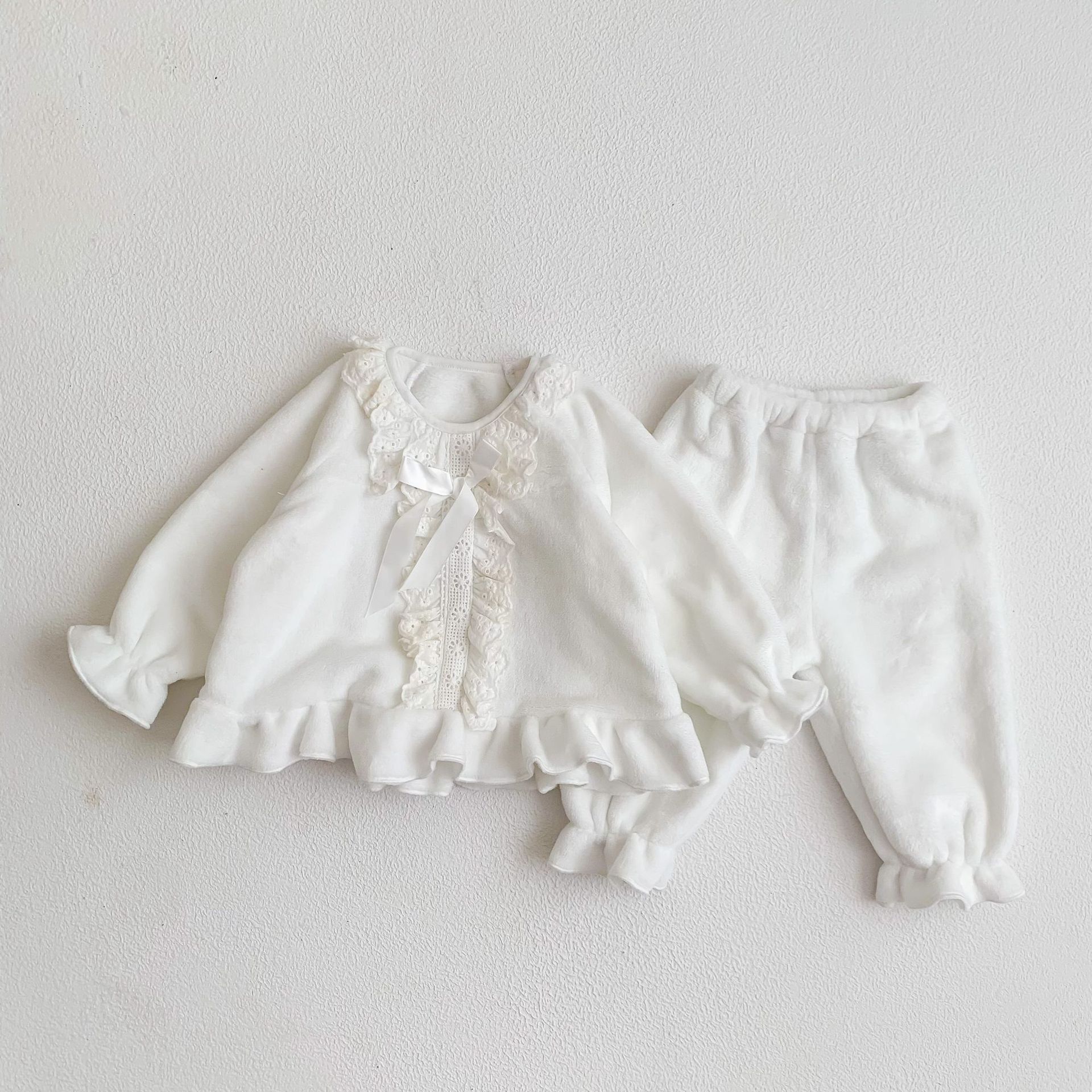 Corea del Sur ins Otoño e Invierno lindo encaje franela bebé niña pijamas infantil princesa desgaste del hogar de dos piezas de espesor