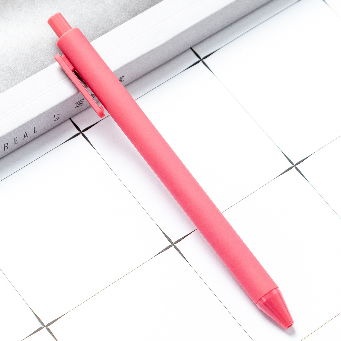 alto valor facial de color macarón bolígrafo de plástico de presión de papelería para estudiantes bolígrafo de imprimir logotipo bolígrafo de goma