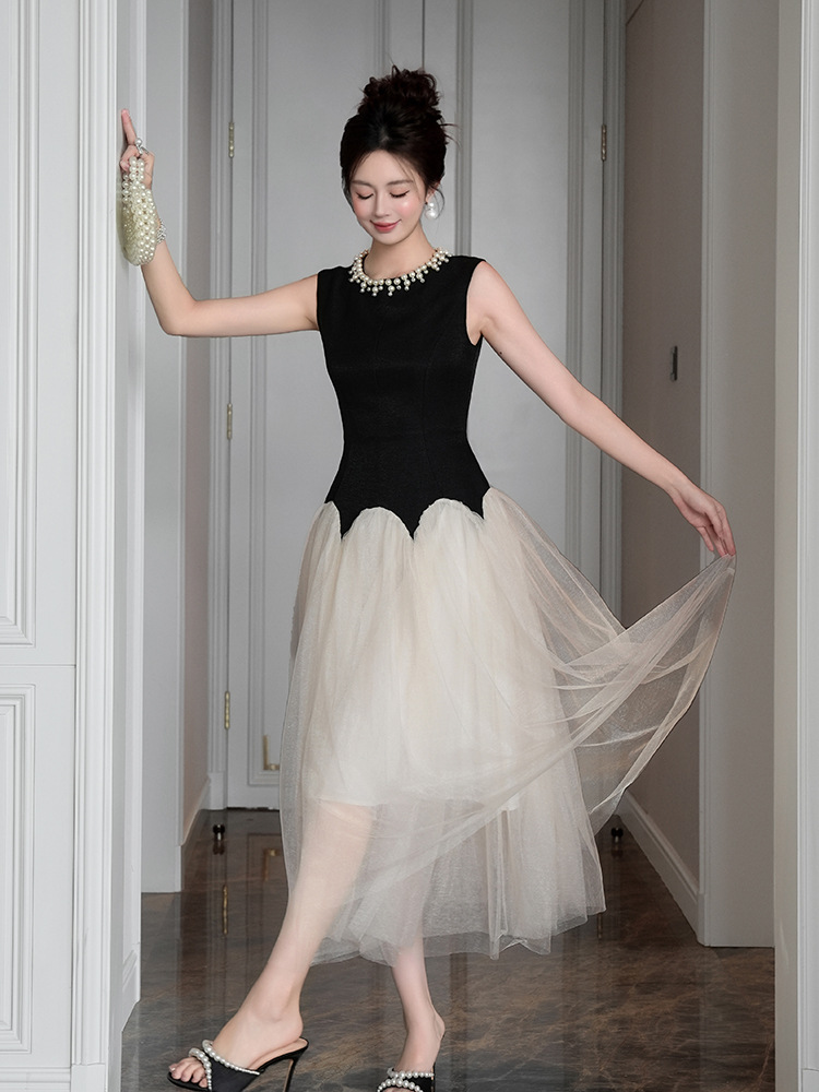 Váy liền dáng chữ A không tay thắt eo phong cách Hepburn kiểu Pháp — Màu đen