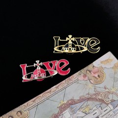 高品質ヴィヴィアンクイーンマザーブローチグルーLOVEレターサターン個性気質多用途衣類襟ピンバッグ