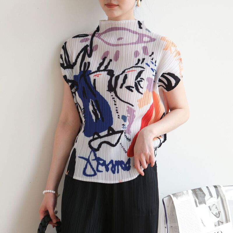 Counter Quality Miyake High-end Pleated Summer New Graffiti Printed Batwing Sleeve Loose Casual Midi Neck T-Shirt