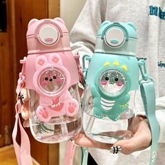 夏の子供のプラスチックのストローのコップの新型のかわいい顔の値の男女の小学生の漫画のコップは携帯して投げないことを防ぎます。