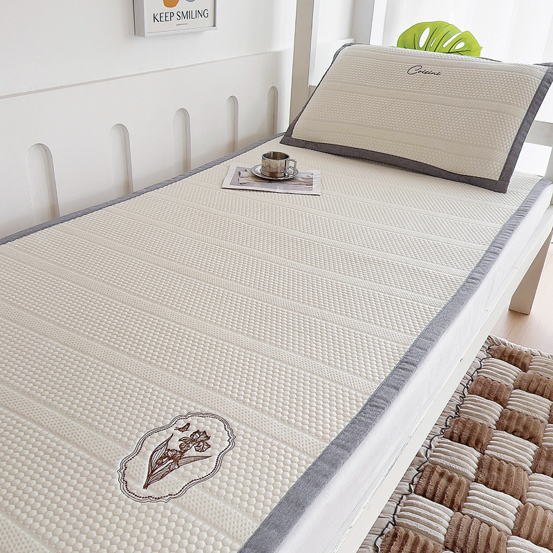 Clase A dormitorio de estudiantes estera de seda helada, fresco en verano, estera de guisantes con aire acondicionado, litera individual de dos piezas, lavable a máquina