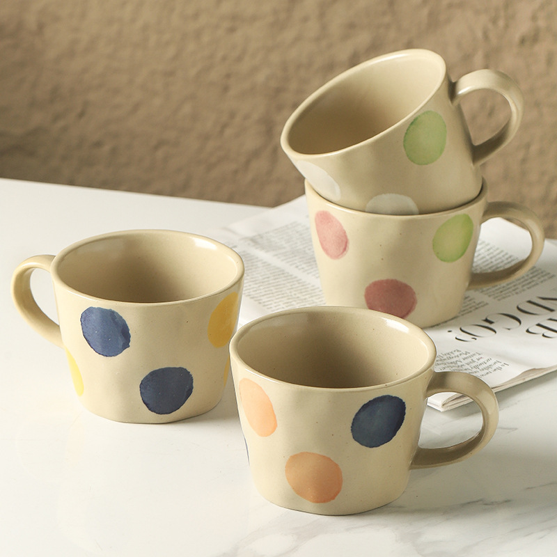 Taza de arcilla retro de lunares Taza de cerámica creativa Taza de café Taza de agua de pareja simple Taza de avena para el desayuno doméstico