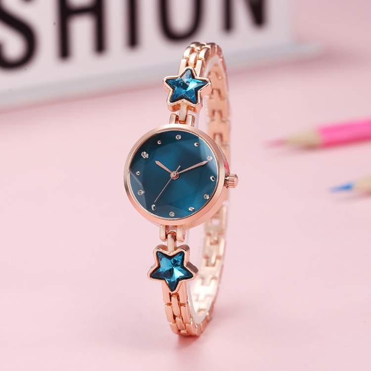 2024 in stock wholesale tremolo with blue lucky stars bracelet watch ocean heart female student watch