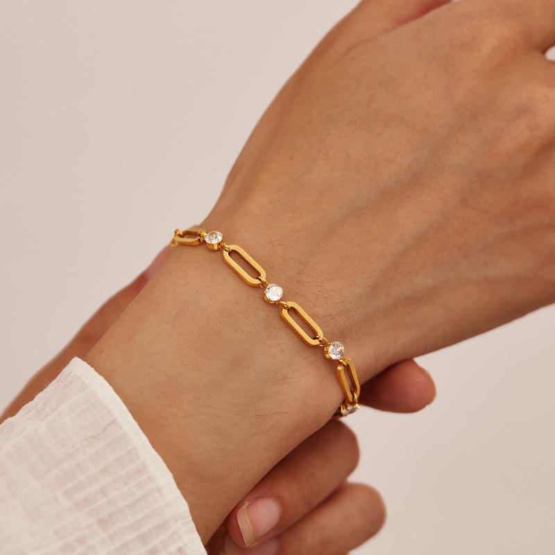 European and American INS-style fashion bracelet for women, stainless steel, niche, high-end, simple and versatile, titanium steel jewelry wholesale European and American INS-style fashion bracelet for women, stainless steel, niche, high-end, simple and versatile, titanium steel jewelry wholesale