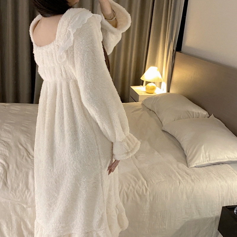 Otoño e Invierno camisón de franela vestido de longitud media de las mujeres avanzado pijamas de encaje sexy dulce terciopelo coral princesa homewear