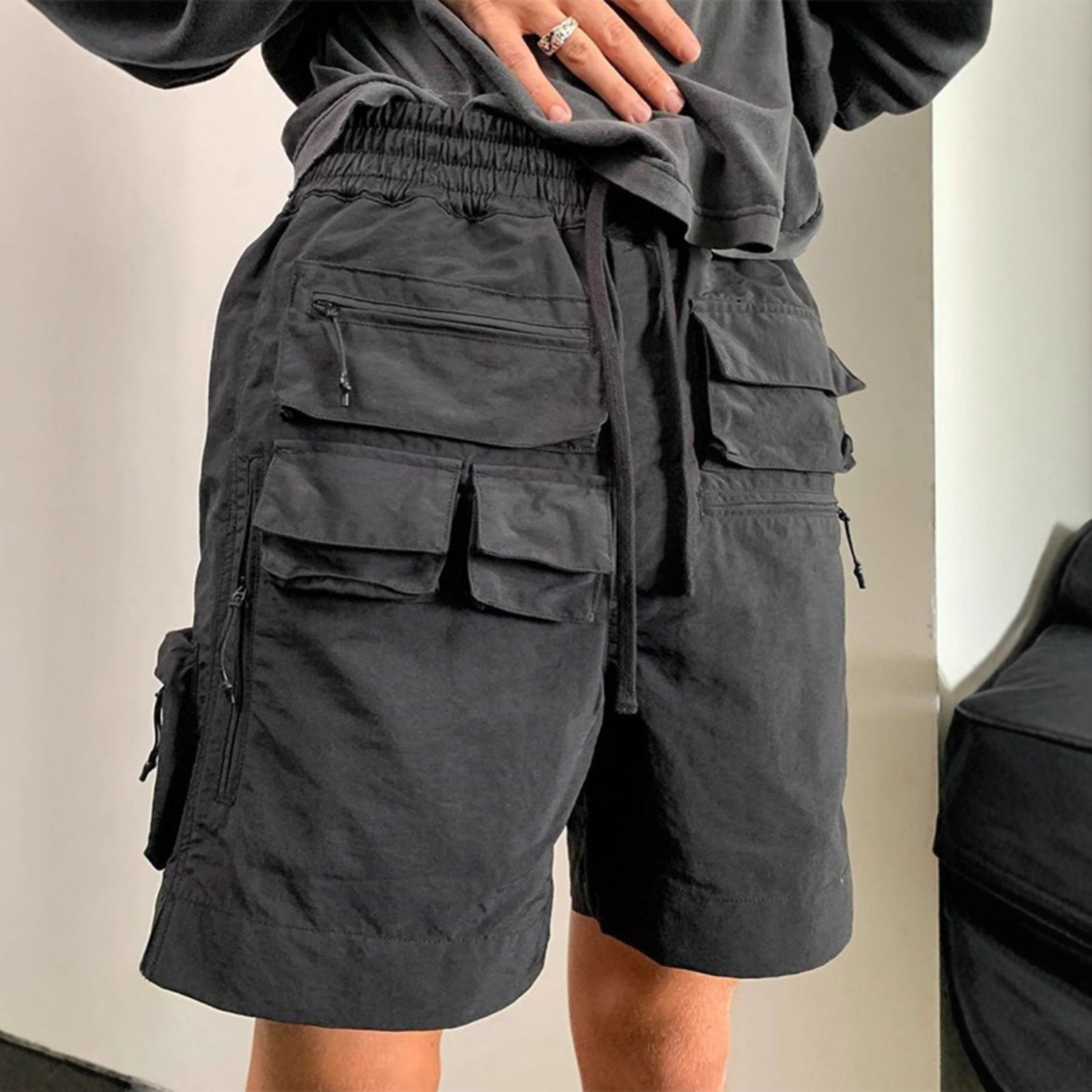 Niche High Street Multi-Pocket Functional Cargo Shorts for Men Summer 2025 New Trendy Brand Loose Casual Knee-Length Shorts