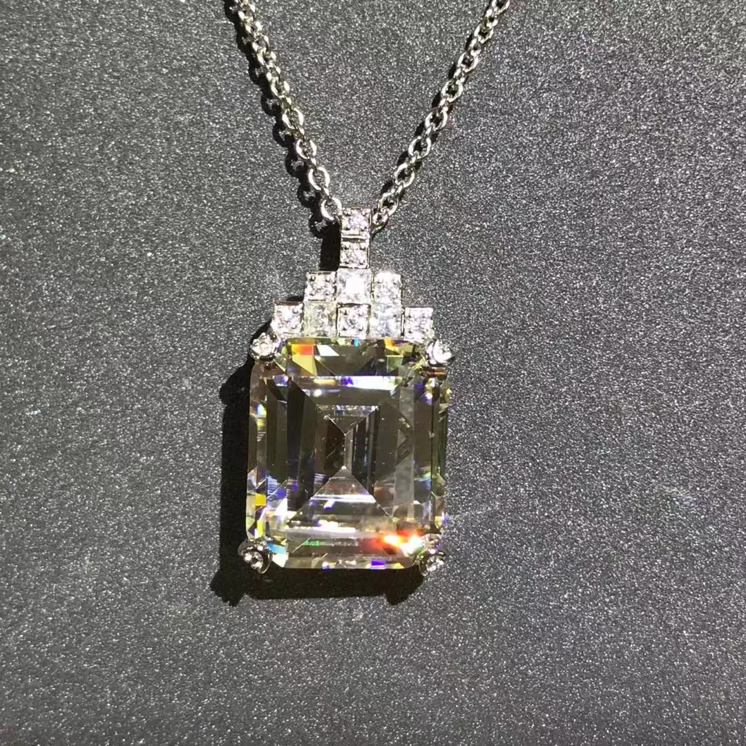 Esmeralda cortada colgante de diamante de alto carbono rosa 8 tirado cuadrado incrustado importación de diamante de alto carbono zircón