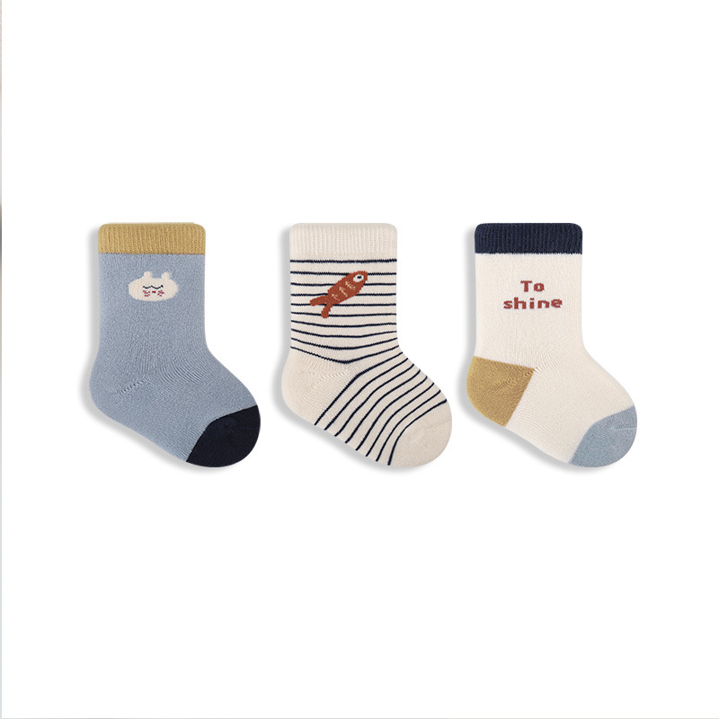 2023 Invierno Nuevos calcetines de bebé recién nacido engrosada Terry deshuesado calcetines de bebé lindo de dibujos animados calcetines de media pantorrilla