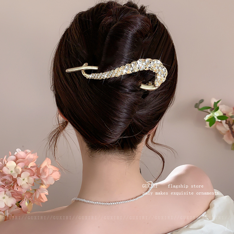 蝶結びタッセルヘアクリップ 女性用 後頭部用 2025年新作 高級ツイストワンワードクリップ 高級感のあるヘアクリップ ヘアアクセサリー|undefined