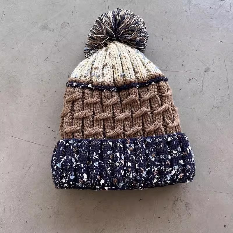 Berretto in lana da donna a righe con interno in peluche caldo_voghion.com
