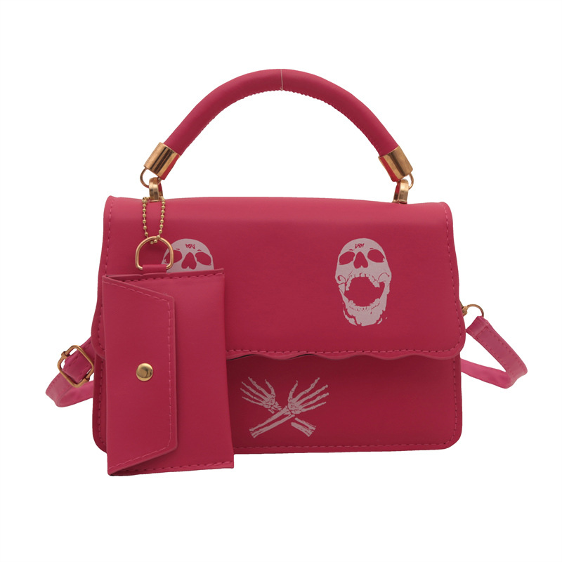 Bolso de hombro casual para mujer 2024 nuevo bolso cuadrado pequeño portátil de moda de moda bolso de mensajero con estampado de calavera de personalidad popular