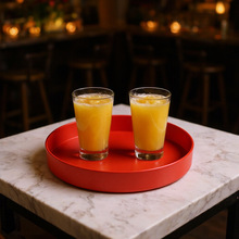 供应塑料端酒防滑餐盘 洒吧促销礼品塑料托盘 塑料酒吧家用托盘