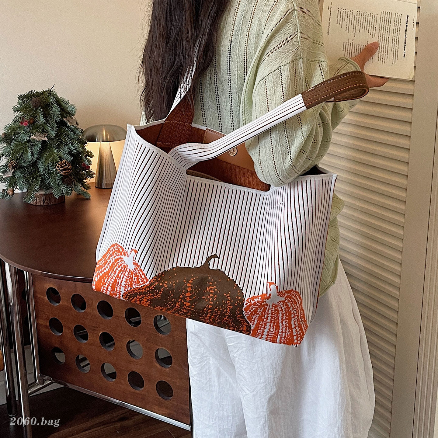 Bolsa para mujeres 2026 rayas nuevas bolsas de arte ocio de gran capacidad bolsas de mano tejidas de hombro único verano