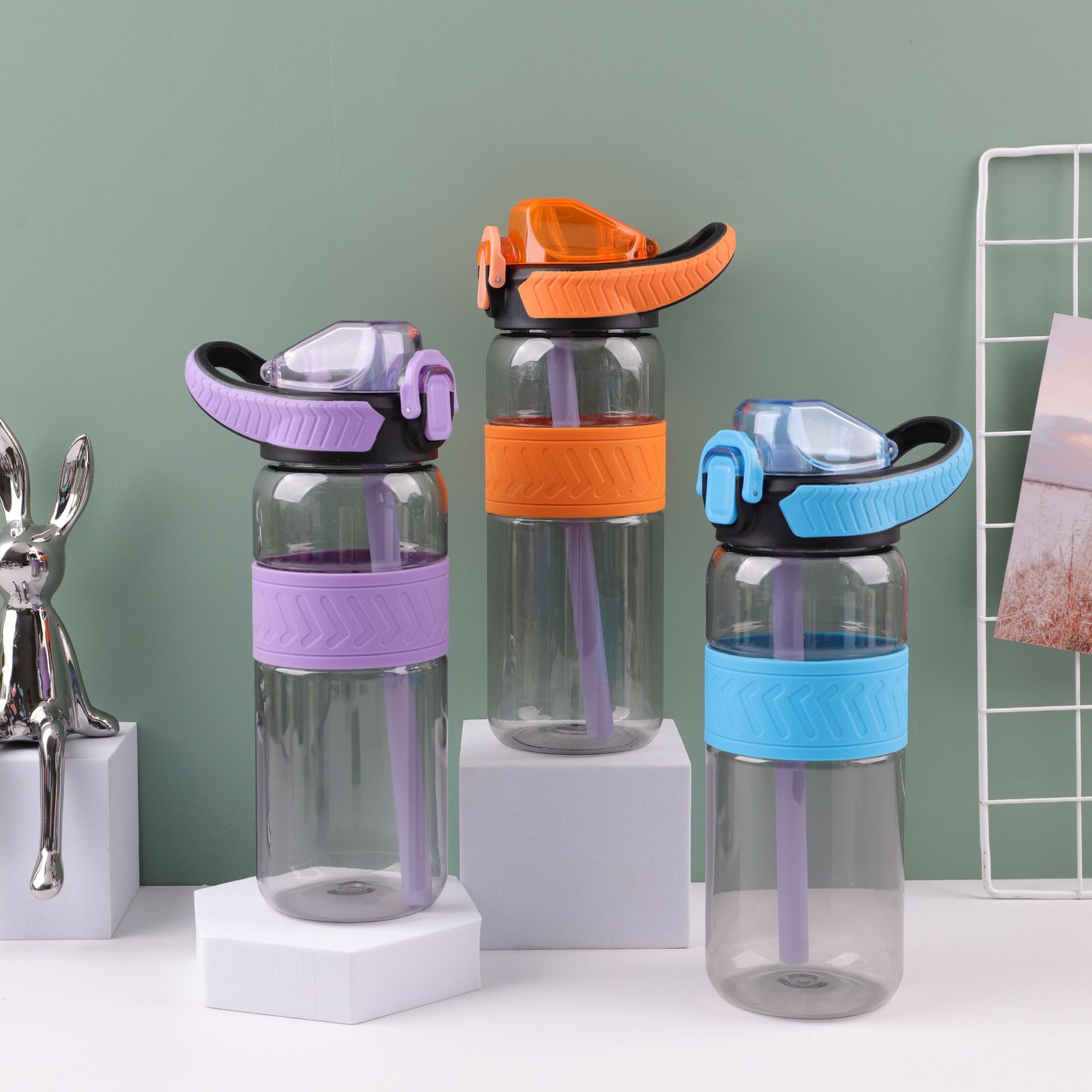 Moda simple taza de paja de plástico transparente de gran capacidad portátil al aire libre taza de agua de acondicionamiento físico para niños verano al por mayor