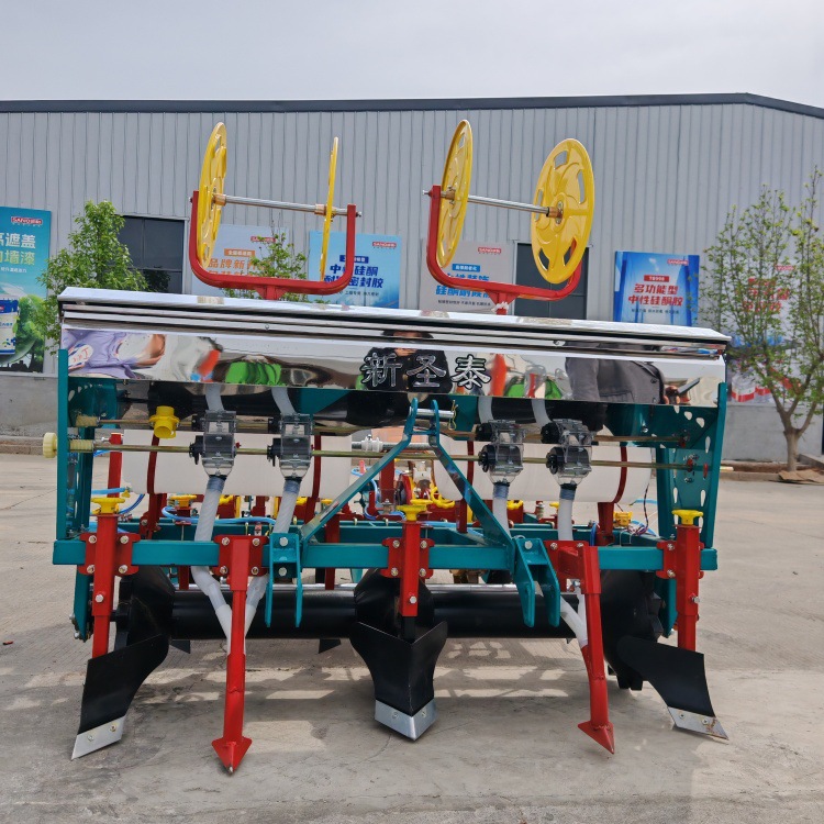 两垄四行花生播种机 花生起垄覆膜一体机 膜上打孔播种机