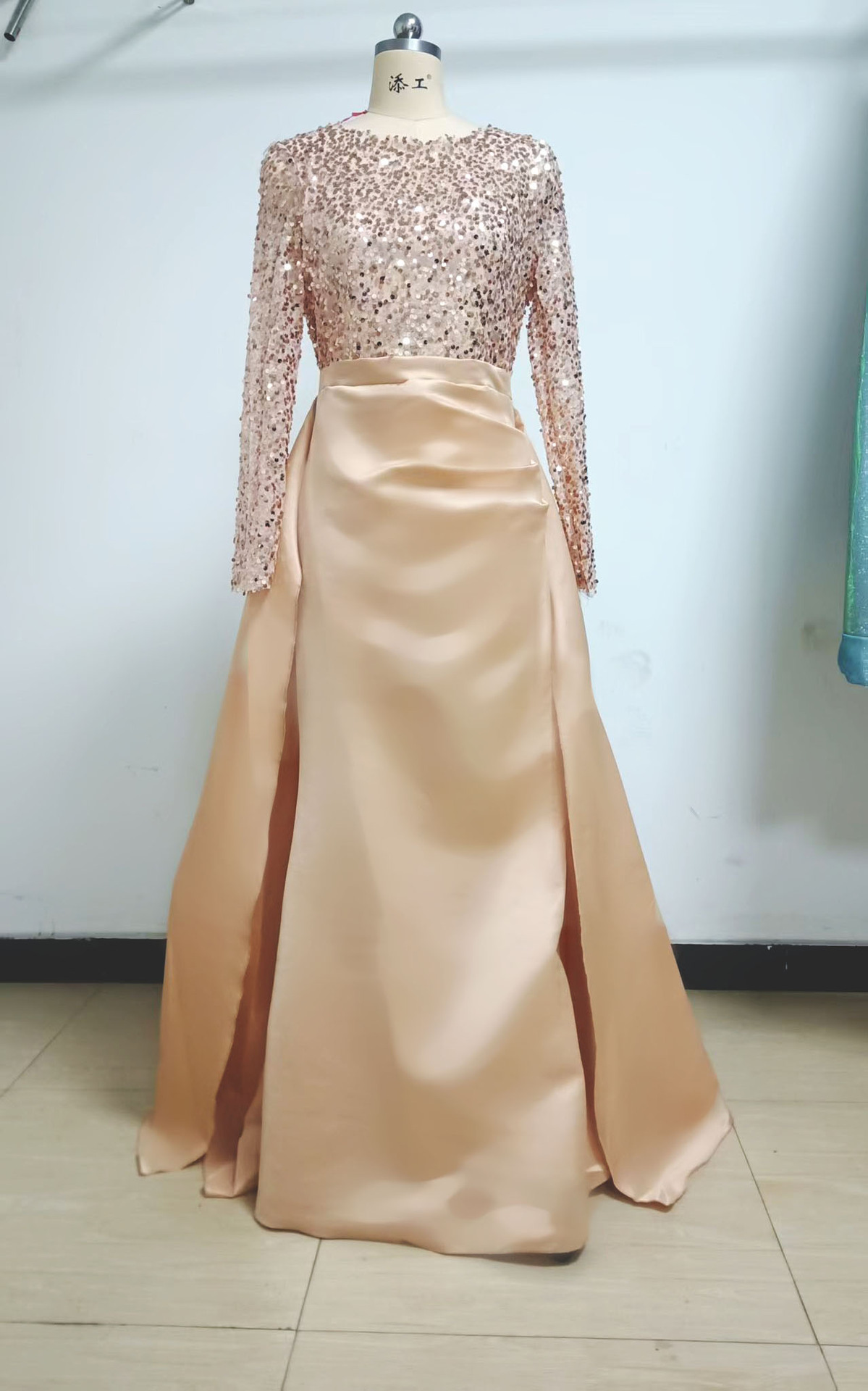 Women's Elegant Sequined Evening Gown Long Sleeved Banquet Dress American Style Fashion For Annual Meeting Host Queen Aura_ecoleips.com