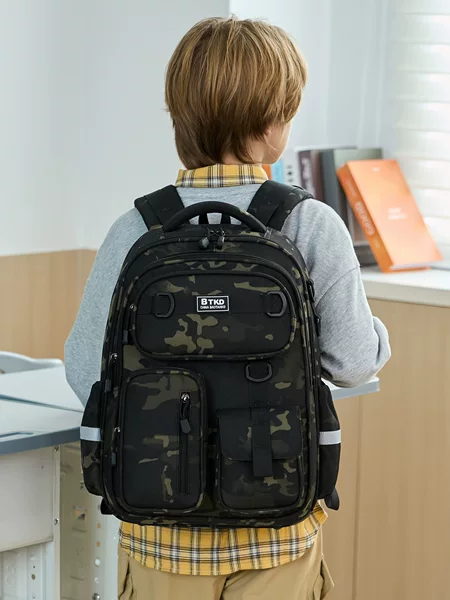 Cross-Border New Men's and Women's Camouflage Backpacks, Fashionable and Casual Backpacks, Large Capacity, Large, Middle and High School Student School Bags Wholesale