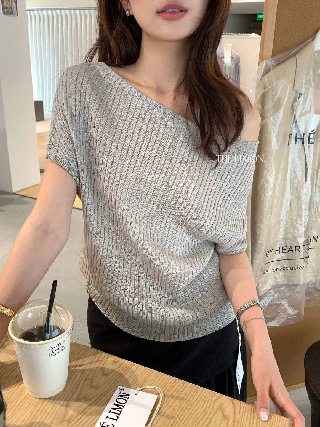 Áo thun nữ cổ tròn basic tay ngắn phong cách Hàn Quốc — Cà phê, màu đen, Bột củ sen, trắng ngà chi tiết 16