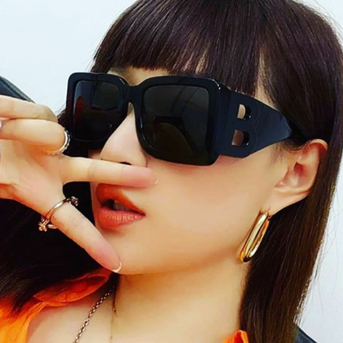 2020 nuevo estilo moderno gafas de sol pierna hueco hacia fuera en forma de B gafas de sol de las mujeres de gran marco cuadrado gafas transfronterizas 97076