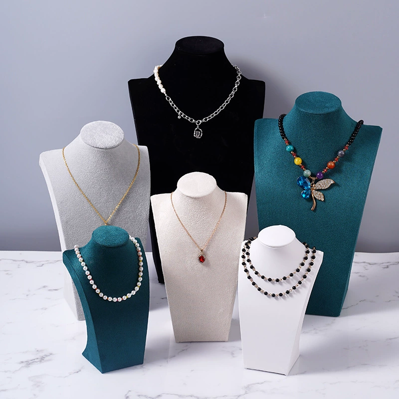 Necklace, stand, mannequin head