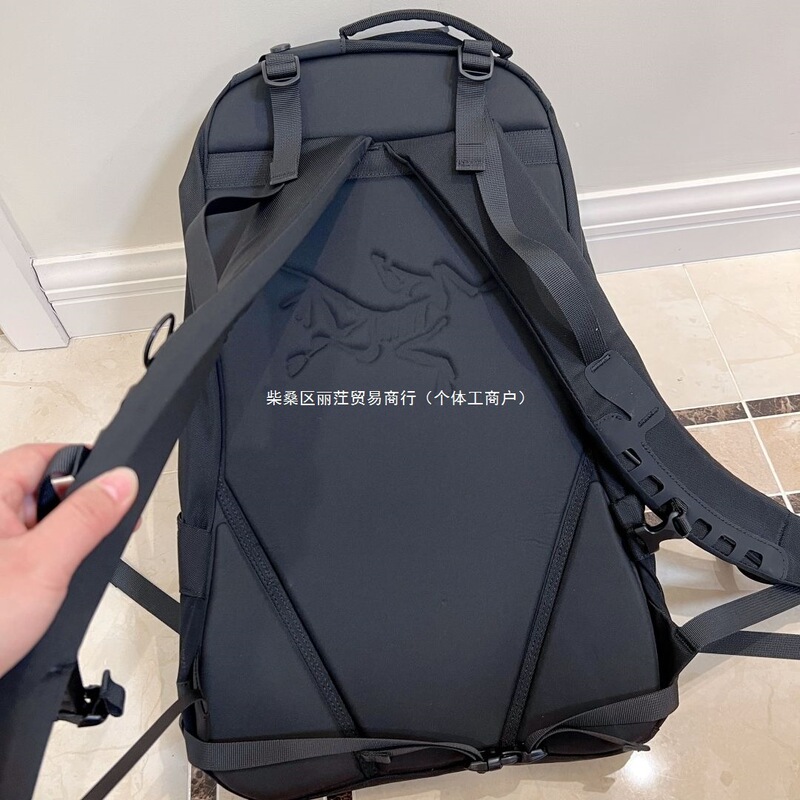 26L 防水バックパック オートバイ カジュアル ヘルメット アウトドア バックパック 旅行 大容量 スクールバッグ トラベルバッグ ブラックゴールド|undefined