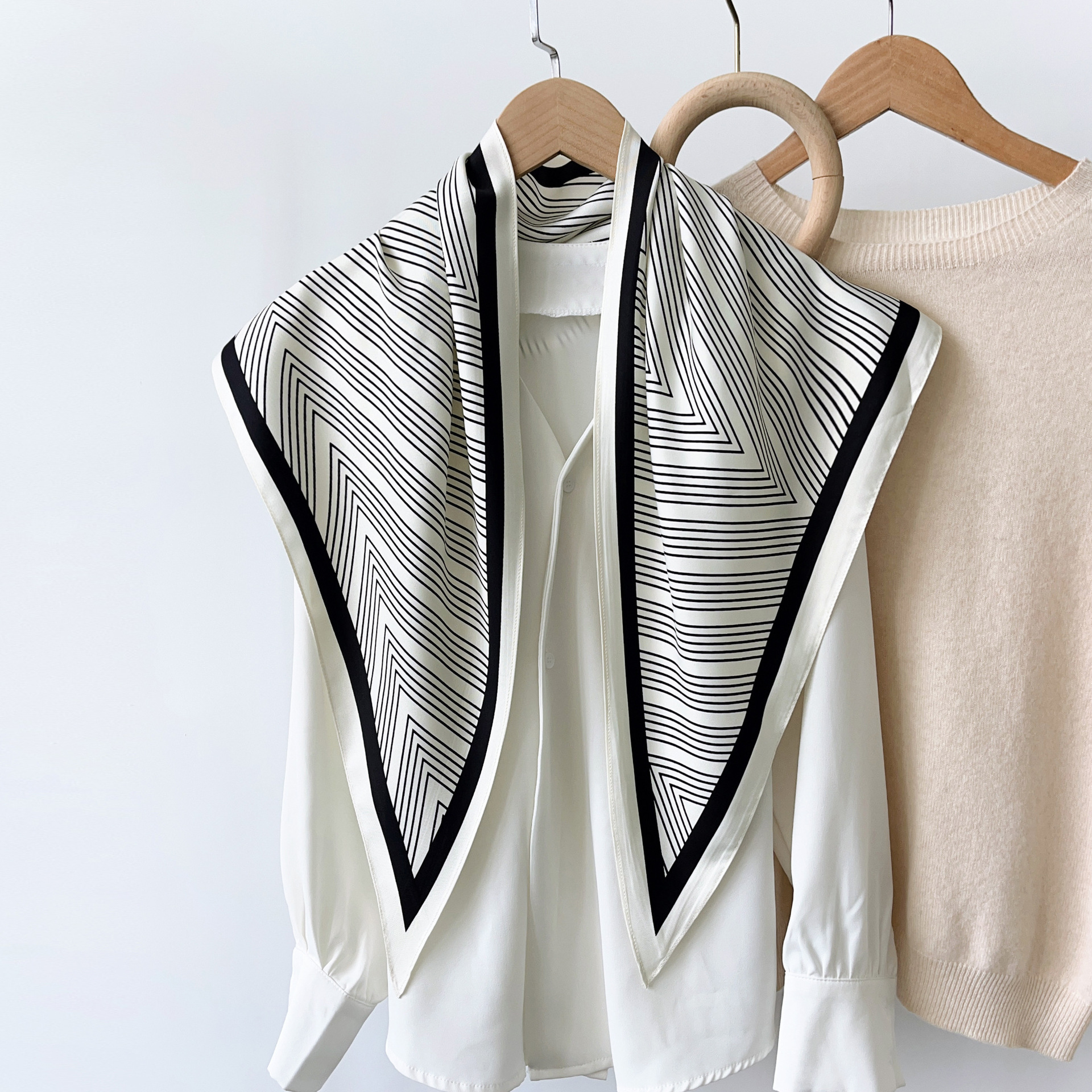 2025 nuevo estilo verano todo-fósforo cintura a juego camisa traje de mezclilla chal seda de sarga toalla triangular de moda fresca