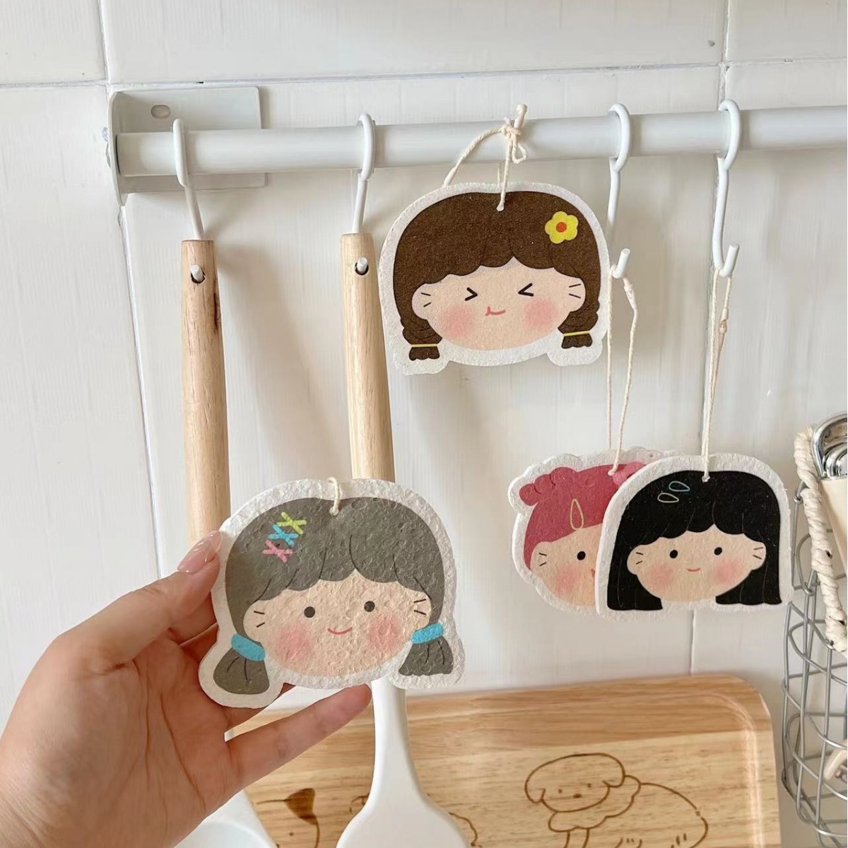 The same style as the Ins Girls' Heart Wood Porridge Cotton Dishwashing Artifact Baishu Cloth absorbs water and becomes larger in seconds